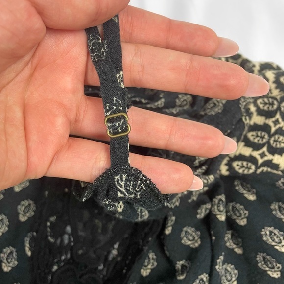 Flowy Off the Shoulder Blouse - Picture 4 of 5